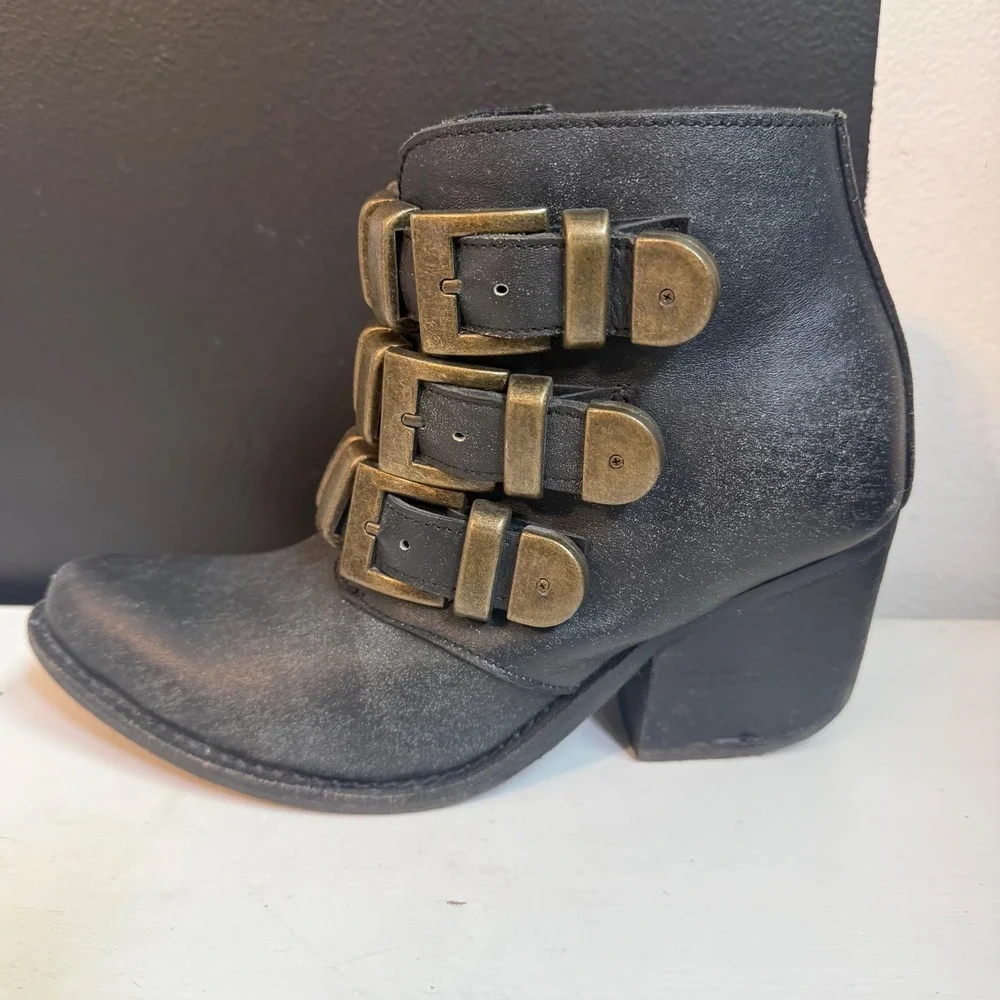 Jeffrey Campbell Buckle Ankle Boots Womens 7 Black Leather Distressed Triple Str - Picture 6 of 11